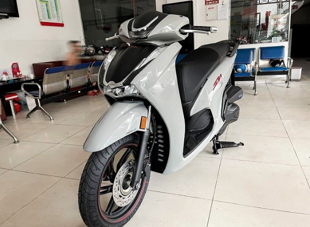 2 mẫu xe máy Honda giảm giá tới 20 triệu đồng: Khách Việt ‘gọi tên’ Winner X và SH