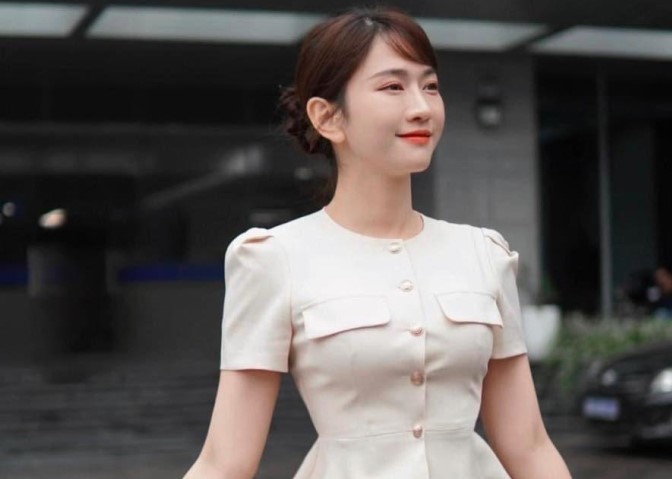 Lê Bống "lột xác" sau khi trở thành MC nhà đài, được khen tới tấp nhờ thay đổi phong cách