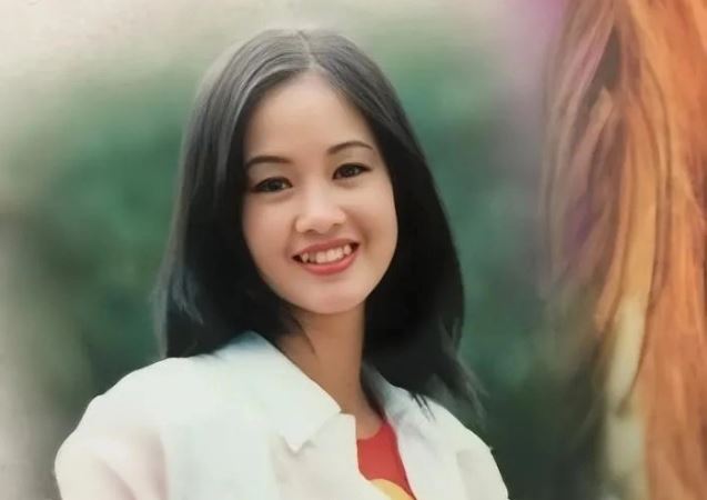 Nhan sắc trong trẻo thời mới vào nghề của 'chị đẹp' Hồng Nhung khiến dân tình thổn thức