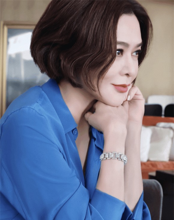 'Đệ nhất mỹ nhân Hong Kong' Quan Chi Lâm tuổi 60: Sống một mình trong dinh cơ 400 tỷ, tiết lộ bộ sưu tập 51 trang sức đá quý khiến dân tình 'rớt hàm' 9 quan chi lâm, đệ nhất mỹ nhân hong kong, mỹ nhân hong kong, chồng quan chi lâm