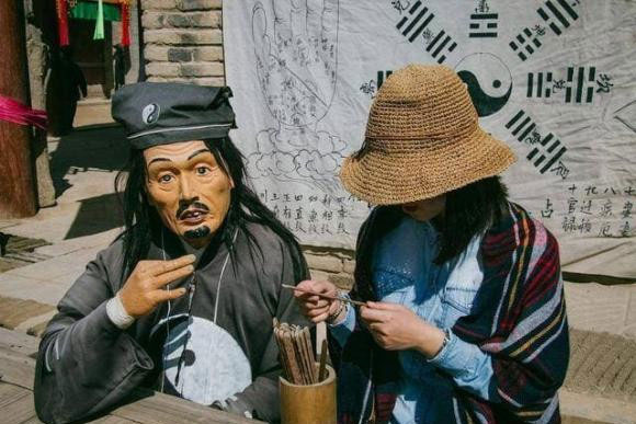 'Đàn ông sợ tai vểnh, đàn bà sợ lộ mũi'. Điều gì đặc biệt ở những người này mà cổ nhân kiêng kỵ đến vậy?