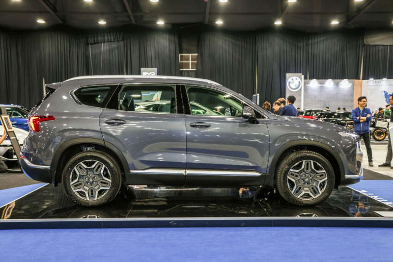 Hyundai Santa Fe 2024 trình làng: 3 phiên bản, có động cơ hybrid, trang bị 'lấn át' Ford Everest