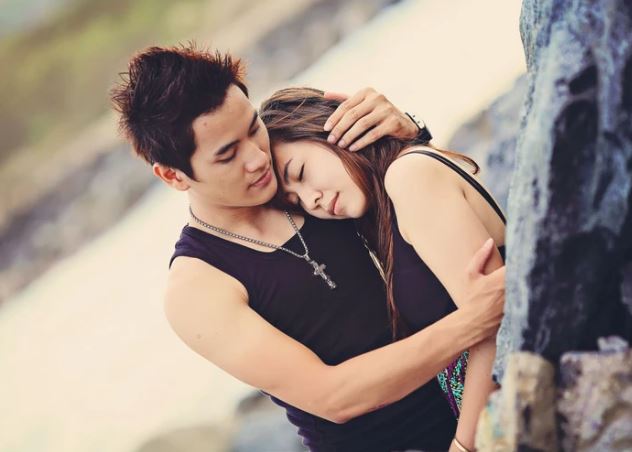 Nghe tin bố mẹ vợ đòi ly hôn, tôi và vợ tức tốc đến nhà hỏi thăm nhưng vừa thấy cảnh hai ông bà phân chia chỗ ở, vợ chồng tôi nhìn nhau cố nín cười