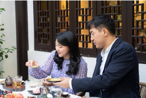 Công chúa 'vạn người mê' của Bhutan từng làm chao đảo MXH hiếm hoi lộ diện bên phu quân, nhan sắc tiên tử ở tuổi 30 gây chú ý