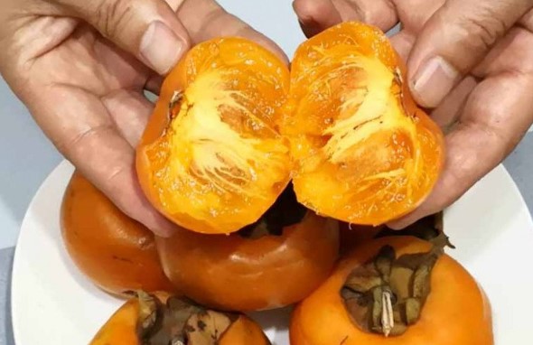 Quả này là đặc sản mùa thu, ăn ngon và tốt cho sức khỏe, ngoài chợ bán rất nhiều