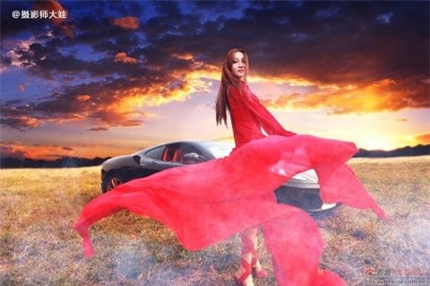 Ngắm chân dài bên ngựa chiến Ferrari ảnh 8