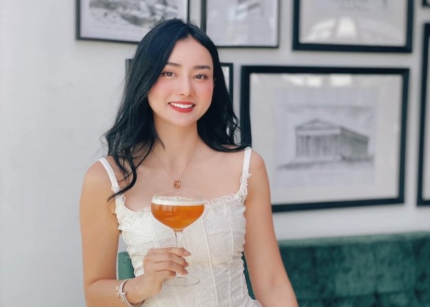 Lấy tỷ phú Thái Lan 4 năm mà chưa có con, 9X tiết lộ phản ứng của mẹ chồng, chia sẻ 'góc khuất' hôn nhân