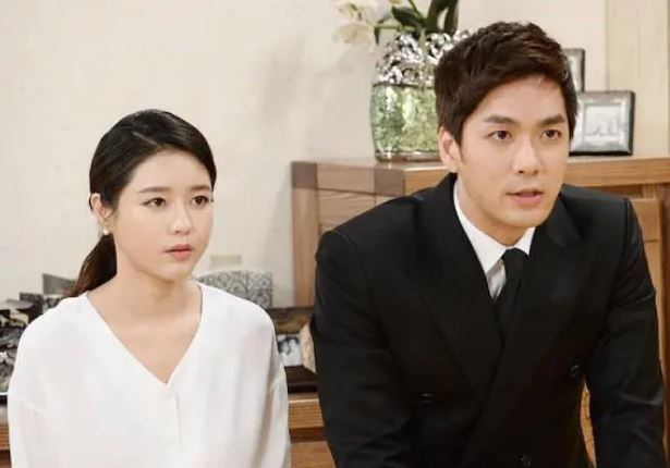 Chồng tòm tem "của lạ", vợ im lặng tung đòn hiểm vào ngày không ngờ khiến gã phản bội sa bẫy ê chề!