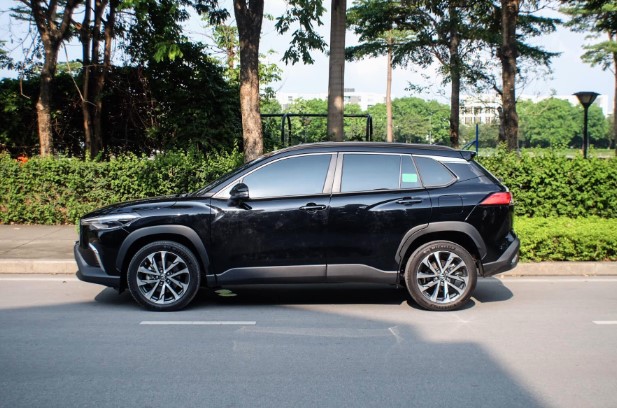 Toyota Corolla Cross 'siêu lướt' xuống giá ngỡ ngàng chỉ sau 1 năm lăn bánh