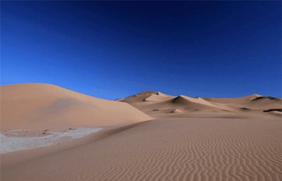 10-duoi-lop-cat-sa-mac-co-gi-ngoisaovn-w1047-h673 0 sa mạc, sa mạc sahara, bí ẩn trên sa mạc