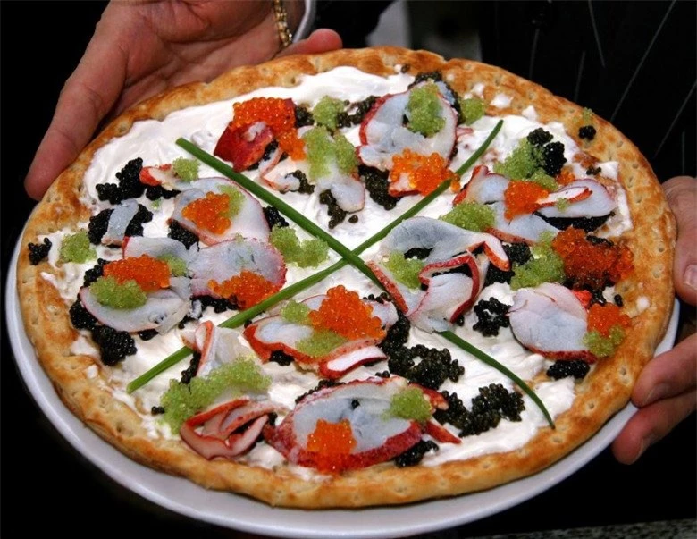Trong những chiếc pizza đắt nhất thế giới có gì: Toàn nguyên liệu “đẳng cấp” nhất, giá lên tới gần 300 triệu - 1