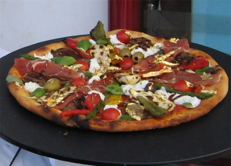 Trong những chiếc pizza đắt nhất thế giới có gì: Toàn nguyên liệu “đẳng cấp” nhất, giá lên tới gần 300 triệu - 2