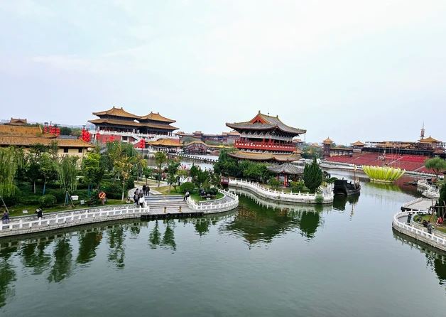 'Lạc trôi' đến thành cổ Lạc Dương, điểm du lịch đặc sắc ở Trung Quốc