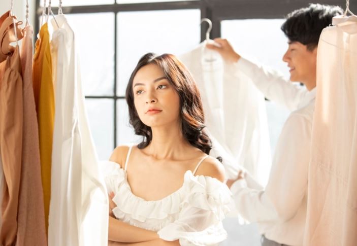 Đi chụp ảnh cưới, thấy mặt cô nhân viên trang điểm mà lòng tôi dậy sóng