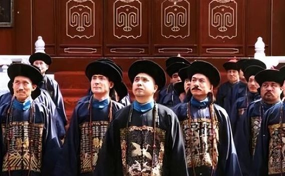 Tại sao đại thần nhà Thanh đều nhịn ăn sáng và ngậm một miếng nhân sâm khi thượng triều?