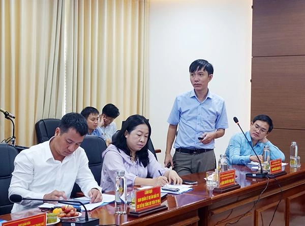TS Lê Hùng phát biểu tại hội thảo “Nhận diện các nguyên nhân gây ngập úng, đề xuất các giải pháp về thoát nước đô thị trên địa bàn TP” do Ban Đô thị HĐND TP Đà Nẵng tổ chức đầu tháng 11/2023. 