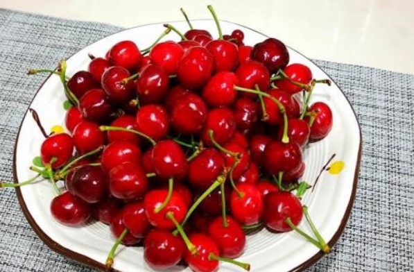 Đừng chỉ rửa anh đào với nước, mách bạn cách rửa có thể loại bỏ tất cả trứng côn trùng, thuốc trừ sâu và tự tin ăn