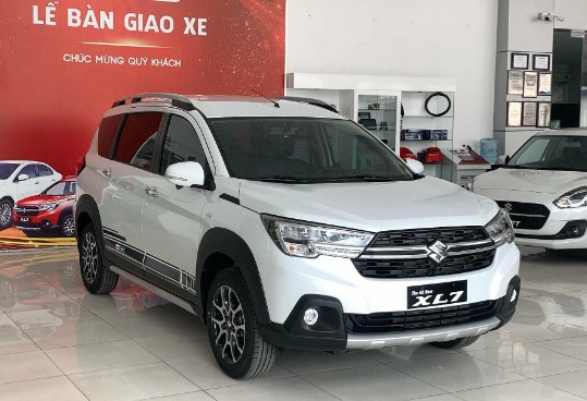 Xe 7 chỗ siêu tiết kiệm xăng Suzuki XL7 giảm giá 60 triệu đồng