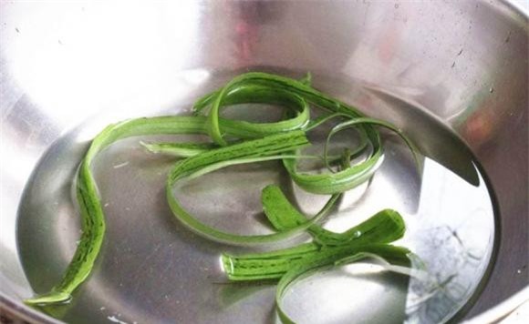 vo-muop (1).jpeg 2 mướp, vỏ mướp, tưới cây, mẹo hay