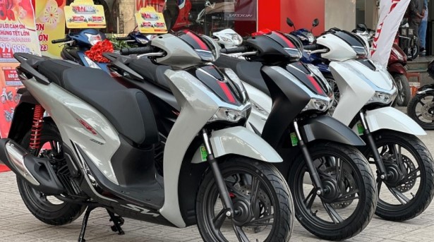 Honda SH giảm giá sâu kỷ lục thu hút khách Việt, có bản thấp hơn giá đề xuất tới 24 triệu đồng