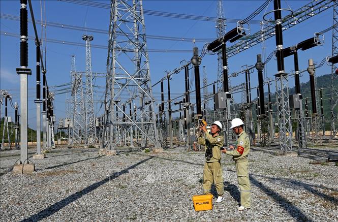 Khó khăn nào khiến lợi nhuận doanh nghiệp điện 'đi lùi'?
