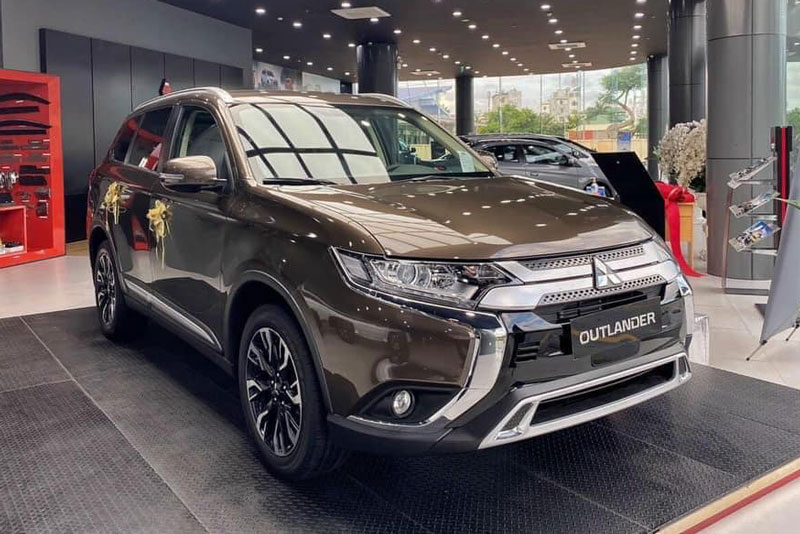 Mitsubishi Outlander giảm giá gần 90 triệu đồng, quyết đấu với Mazda CX-5, Hyundai Tucson