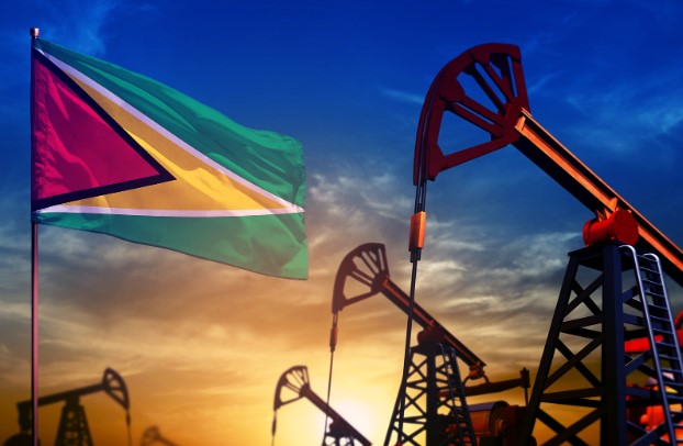 Quốc gia có dân số chỉ bằng 1/10 Hà Nội bất ngờ đào được 'kho báu' vàng đen: Cả nước đổi vận, ngồi trên núi tiền mỗi năm