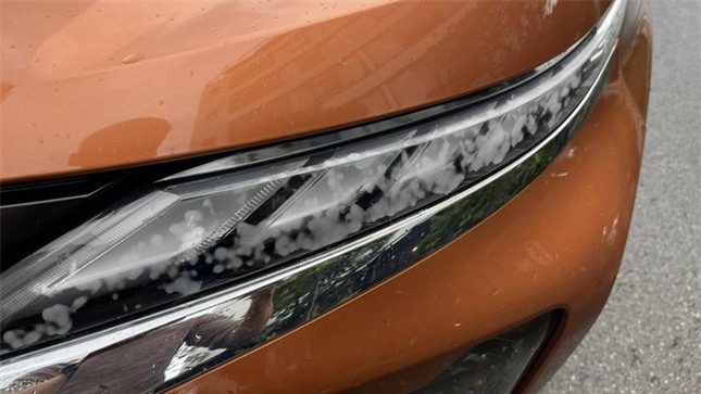 Cách xử lý khi đèn ô tô bị hấp hơi nước ảnh 1