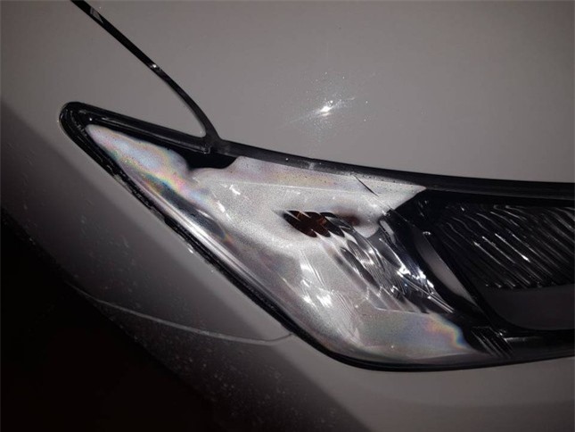 Cách xử lý khi đèn ô tô bị hấp hơi nước ảnh 3