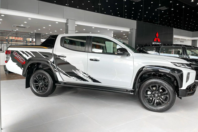 Mitsubishi Triton Athlete.