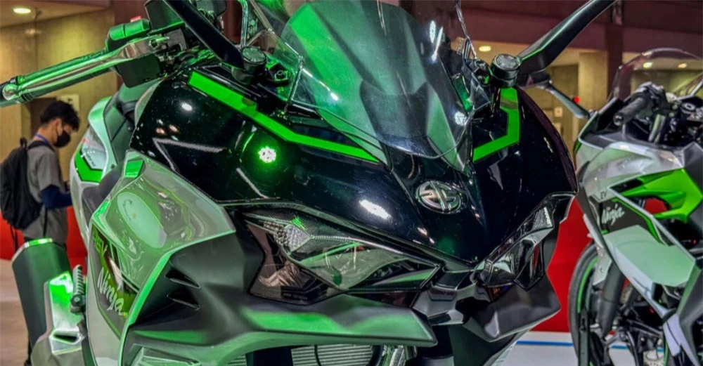 Kawasaki Ninja 7 Hybrid 2024 chính thức lộ diện - Ảnh 3.