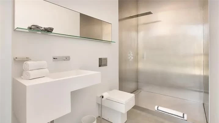 Phòng tắm riêng của phòng ngủ dành cho khách (Ảnh: CNBC)