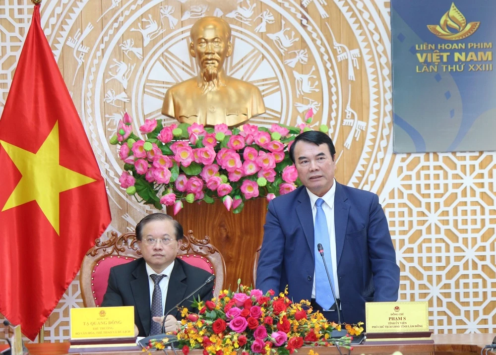 Phó Chủ tịch UBND tỉnh Lâm Đồng Phạm S chia sẻ tại buổi họp báo.
