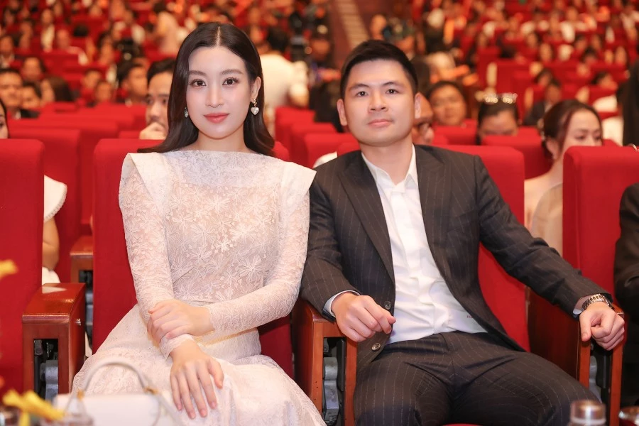 Hoa hậu Đỗ Mỹ Linh và ông xã - Doanh nhân Đỗ Quang Vinh