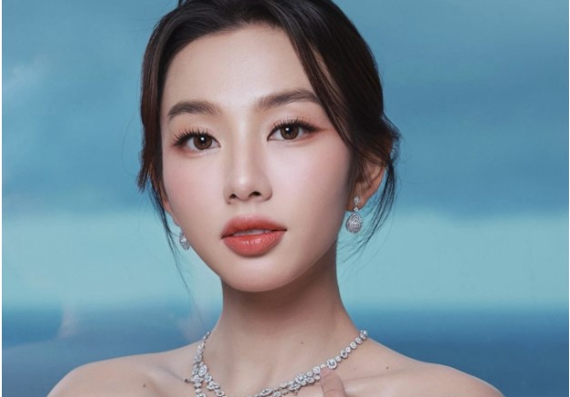 Diện váy ôm sát khoe đường cong, hoa hậu Thuỳ Tiên để lộ 1 khuyết điểm chí mạng