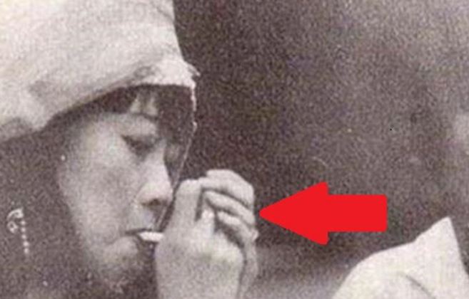 Hoàng hậu Uyển Dung từng hút bao nhiêu điếu thuốc một năm mà khiến hoàng đế Phổ Nghi kinh ngạc?