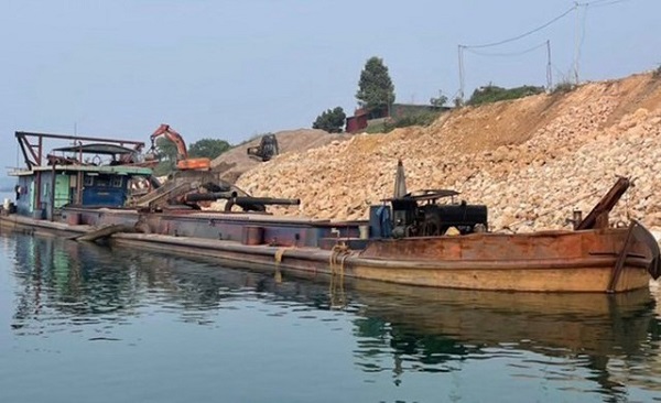 Rà soát quá trình đấu giá quyền khai thác khoáng sản 3 mỏ cát tại Hà Nội