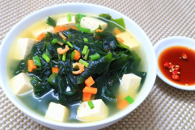 8 món canh dân dã giúp 'bơm máu lên não', ai hay bị đau đầu, chóng mặt nên bổ sung thường xuyên