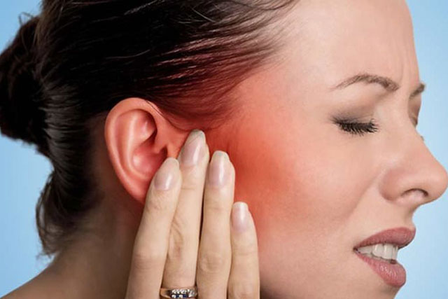 Giải mã hiện tượng nóng tai phải, tai trái là điềm báo gì?