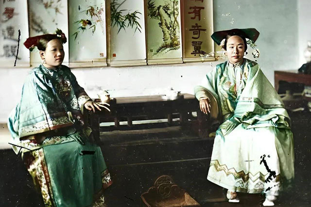 Chiêm ngưỡng loạt ảnh hiếm cuối Thanh triều: Cận cảnh nhan sắc ca kỹ, đường phố thời xưa có thực sự như phim?