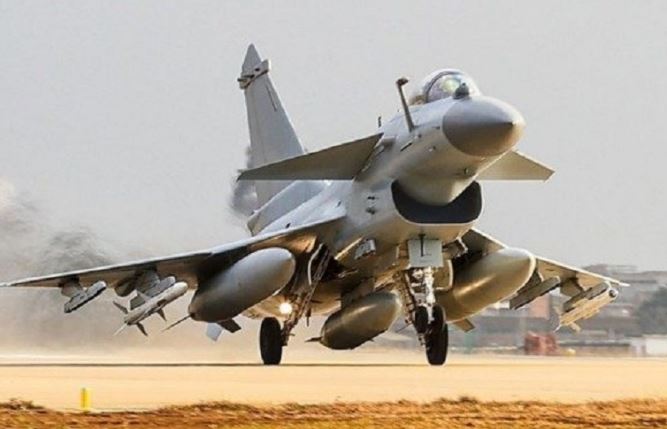 Quân sự thế giới hôm nay (12/11): Trung Quốc "khoe" máy bay J-10 với thế giới