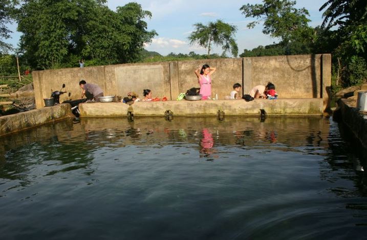 Tục tắm tiên và lời đồn ma quái ở giếng thần xứ Mường