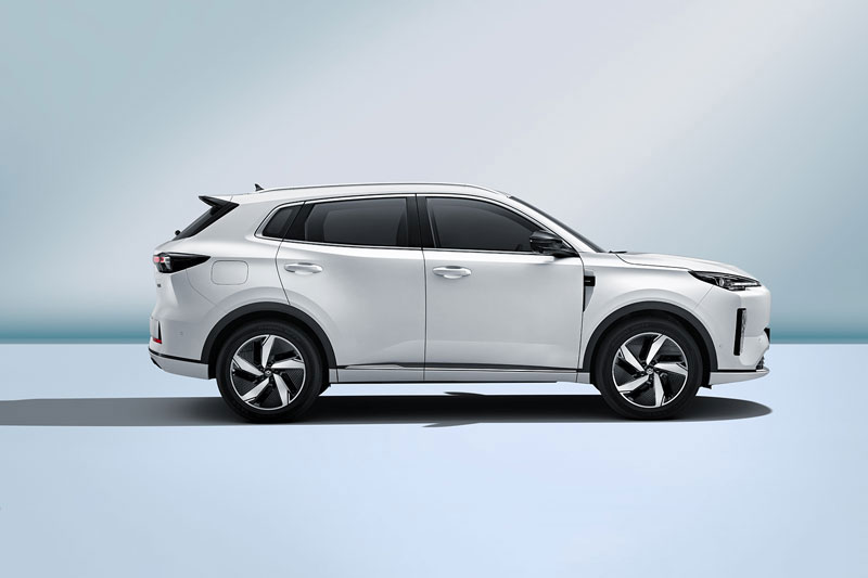 SUV lớn hơn Toyota Corolla Cross, tiêu thụ chỉ 1,33 lít xăng/100 km, giá hơn 420 triệu đồng