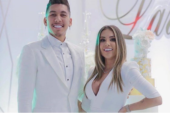 Những cầu thủ lớn lên từ khu ổ chuột xơ xác, giờ sống viên mãn bên mỹ nhân