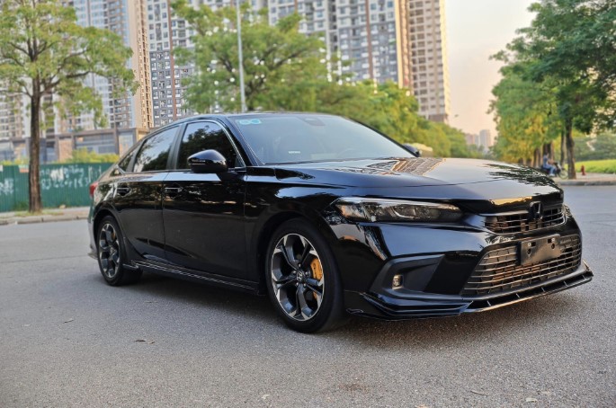 
Honda Civic mới chạy ‘lướt’ 1 năm lên sàn xe cũ với mức giá ngỡ ngàng