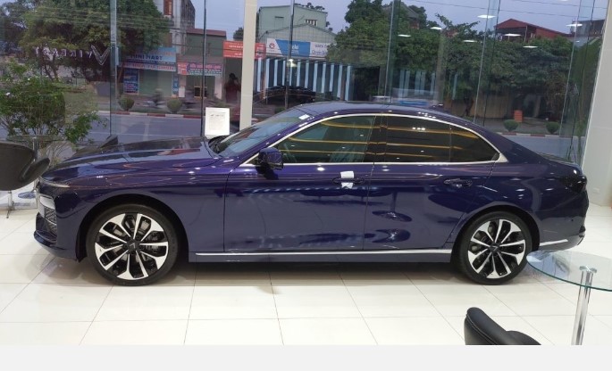 VinFast Lux A2.0 giảm giá sâu đẩy hàng tồn, rẻ gần ngang City, Vios
