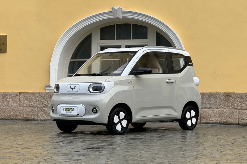 Wuling Hongguang Mini EV có thêm phiên bản mới: Phạm vi hoạt động 215 km/lần sạc, giá gần 152 triệu đồng