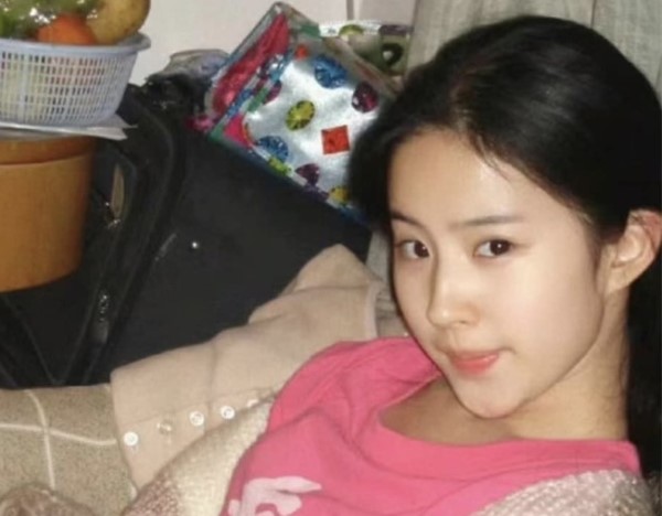 Loạt ảnh mỹ nhân Cbiz thời mới ra mắt bỗng hot trở lại, nhan sắc có còn lung linh?