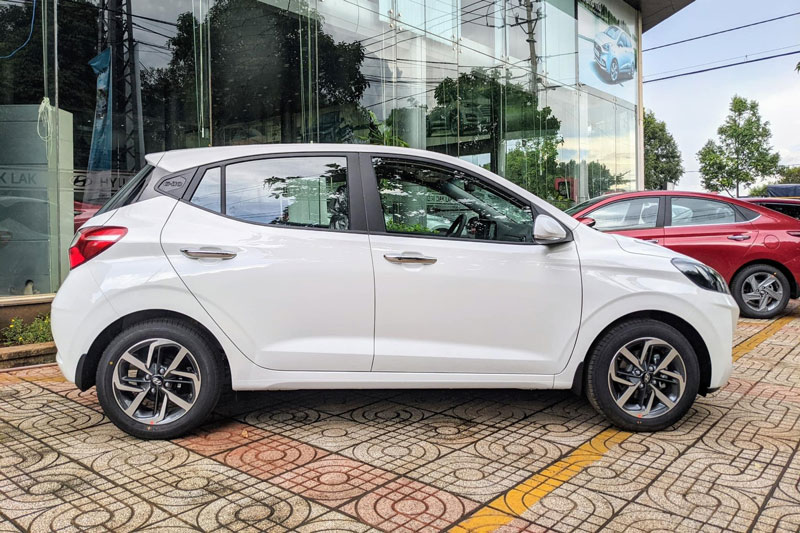 Hyundai Grand i10 giảm giá mạnh trong tháng 11