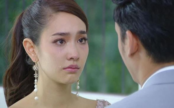 4 năm sau ly hôn, tôi gặp lại chồng cũ trong bộ dạng rách nát xin ăn và chạnh lòng đau xót khi thấy đứa bé được địu ở sau lưng anh ta